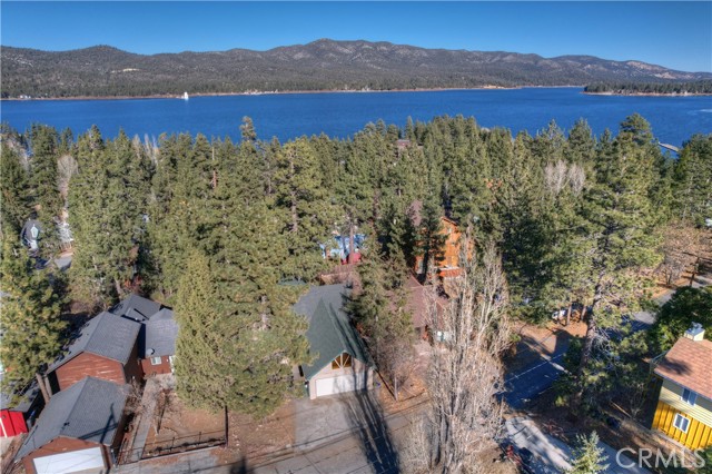 Detail Gallery Image 2 of 39 For 40192 Narrow Ln, Big Bear Lake,  CA 92315 - 3 Beds | 2 Baths