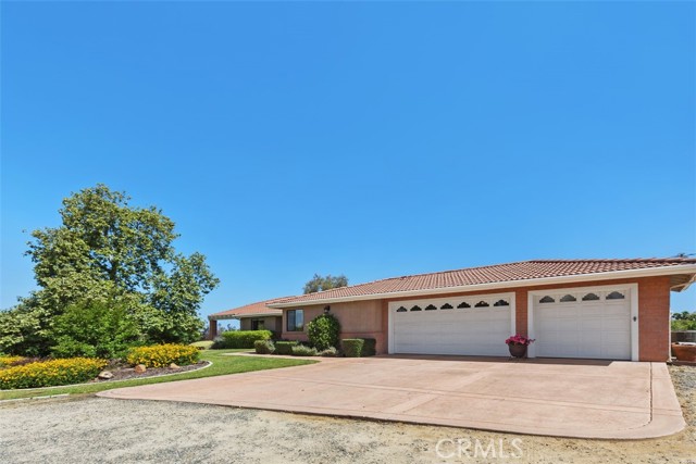 Detail Gallery Image 6 of 72 For 39280 Camino Del Vino, Temecula,  CA 92592 - 4 Beds | 4/2 Baths