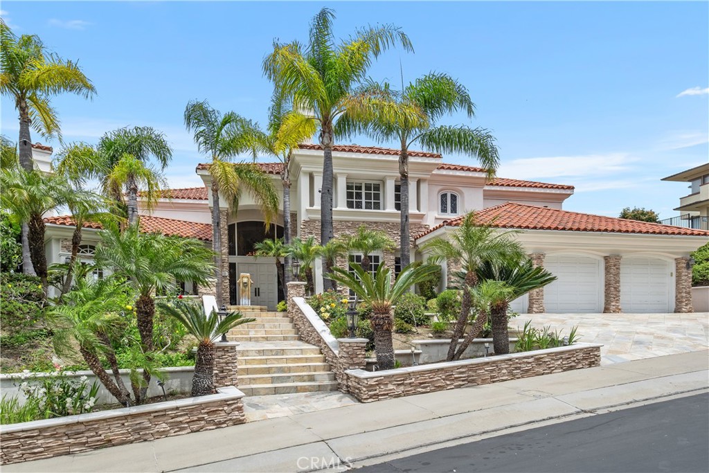 3211 E Mandeville Place