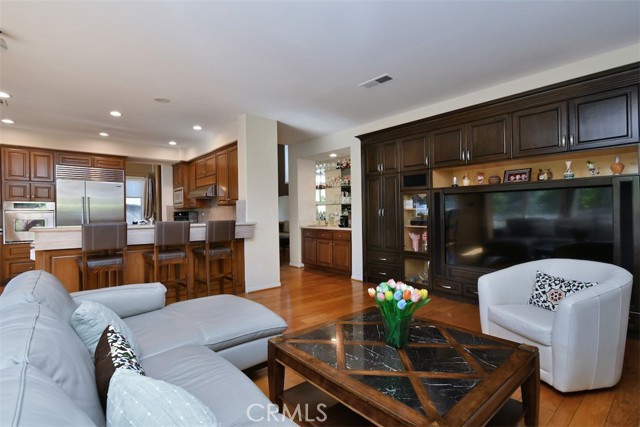 Detail Gallery Image 12 of 42 For 23224 Park Corniche, Calabasas,  CA 91302 - 5 Beds | 4 Baths