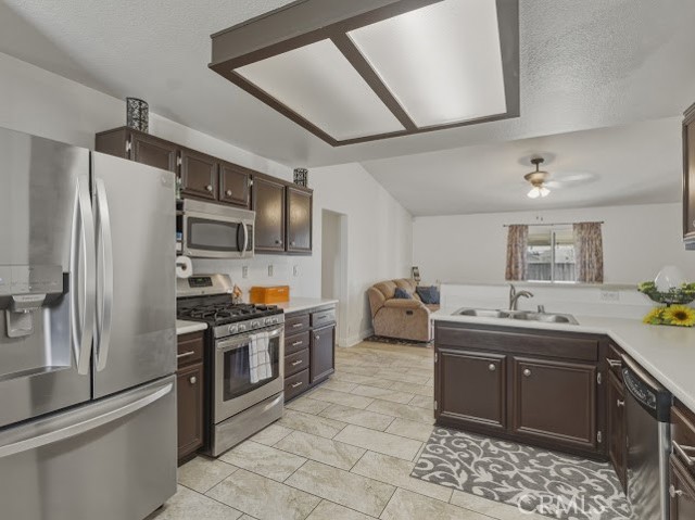 Detail Gallery Image 8 of 23 For 4912 Corral Cir, Banning,  CA 92220 - 6 Beds | 3 Baths