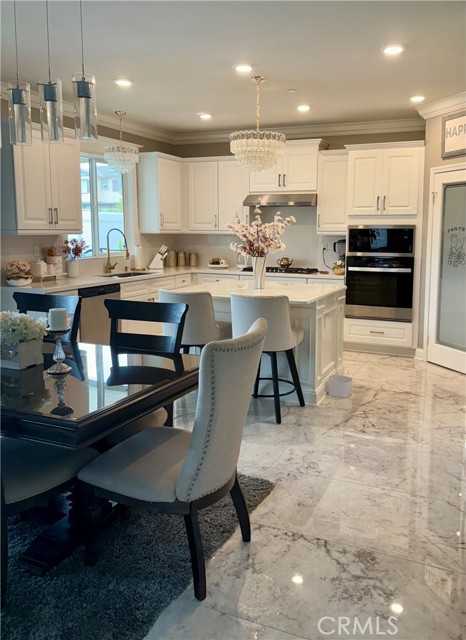11057 Clear Lake Lane, Eastvale CA: https://media.crmls.org/medias/9fc7037f-359f-4233-9a25-4a854de381a6.jpg