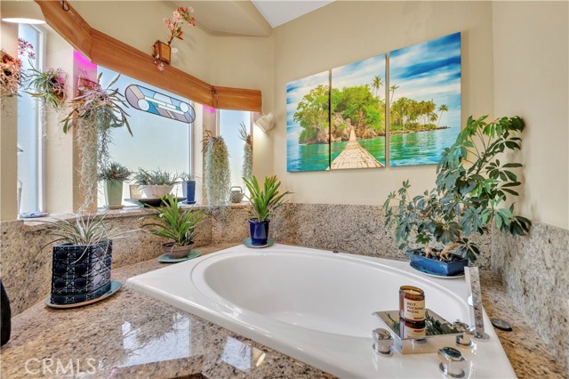 40468 Rock Mountain Drive, Fallbrook CA: https://media.crmls.org/medias/9fc768c5-6438-4286-8a33-01e360ebef4c.jpg