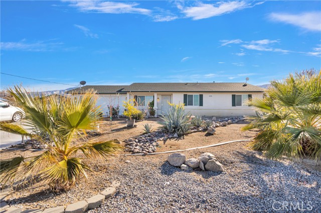 Detail Gallery Image 3 of 36 For 32725 Spinel Rd, Lucerne Valley,  CA 92356 - 3 Beds | 2 Baths