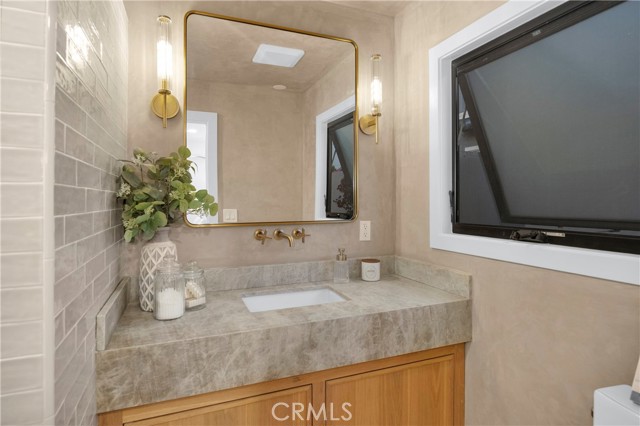 Detail Gallery Image 33 of 48 For 900 Catalina Ave, Seal Beach,  CA 90740 - 3 Beds | 2 Baths