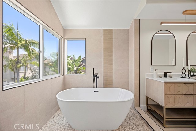 24876 Avenida Avalon, Laguna Hills CA: https://media.crmls.org/medias/9fcaf13f-2d82-4253-b00c-6496f6682cb7.jpg