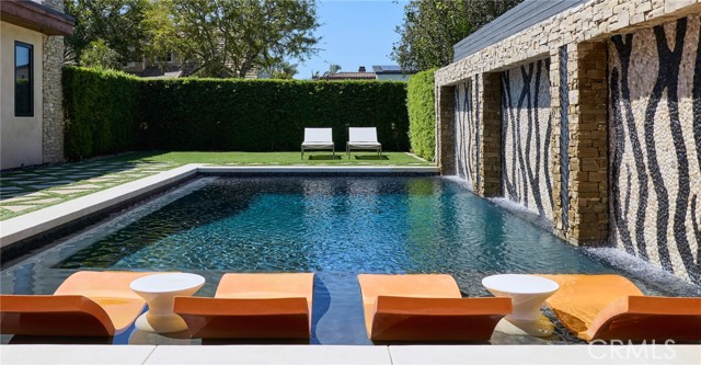 Detail Gallery Image 40 of 61 For 1112 Park St, Huntington Beach,  CA 92648 - 6 Beds | 6/2 Baths