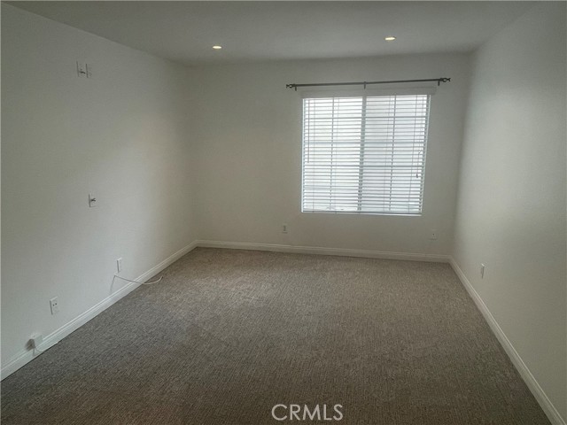 5500 Owensmouth Avenue, 212 photo 6