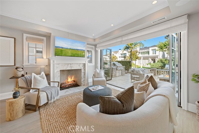 515 Narcissus Avenue, Corona del Mar CA: https://media.crmls.org/medias/9fcb736b-cb21-4954-9fee-6ba98090e07d.jpg