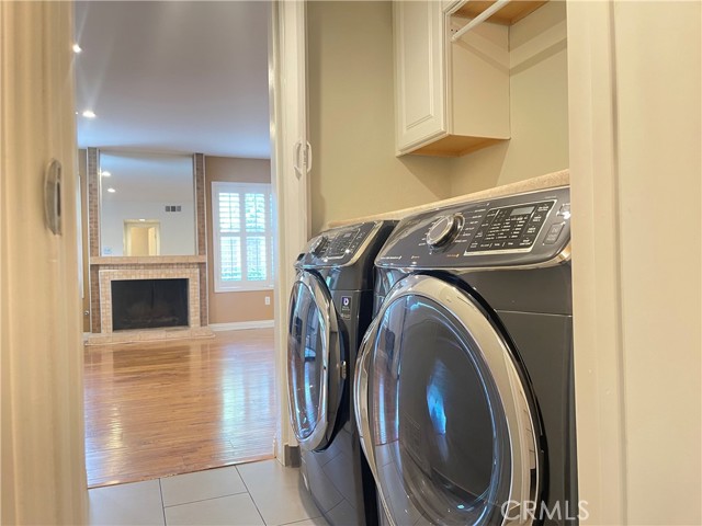 100 Hurlbut Street, Pasadena CA: https://media.crmls.org/medias/9fcbb1d2-66b0-42bd-94e0-9bd17786abc4.jpg