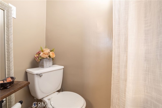 Detail Gallery Image 18 of 34 For 8525 Kester Ave, Panorama City,  CA 91402 - 3 Beds | 2/1 Baths