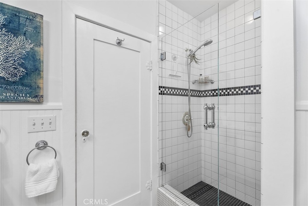 https://media.crmls.org/medias/9fcc8d5a-0409-4434-9fcc-735c85801ee2.jpg?preset=X-Large