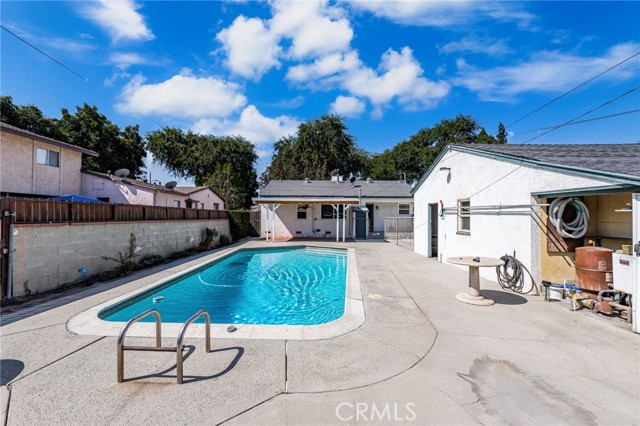 10917 Montecito Drive, El Monte CA: https://media.crmls.org/medias/9fccadb3-9b66-4fb9-8b6f-b743beaba0c8.jpg