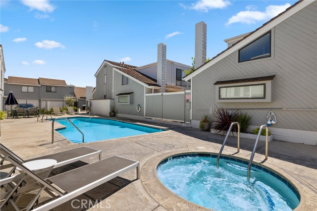 Detail Gallery Image 21 of 26 For 1526 August Ln #4,  Newport Beach,  CA 92660 - 2 Beds | 2/1 Baths