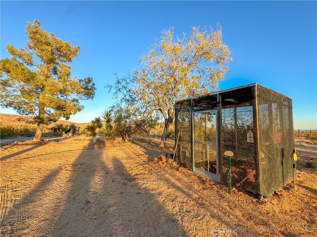 https://media.crmls.org/medias/9fce3471-6cf8-4be8-aa1e-314bf1b03589.jpg?preset=X-Large
