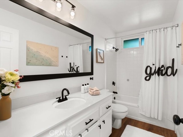 2157 Pacific Avenue, Costa Mesa CA: https://media.crmls.org/medias/9fce4d3a-e117-49c6-afa4-1d606a2c95f0.jpg