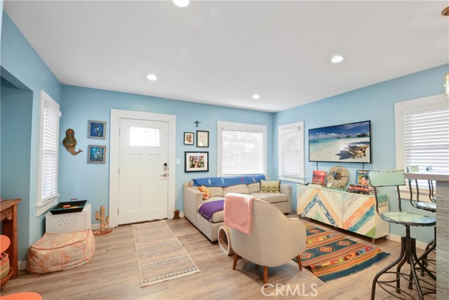 Detail Gallery Image 5 of 47 For 2604 S Kerckhoff Ave, San Pedro,  CA 90731 - 2 Beds | 2 Baths