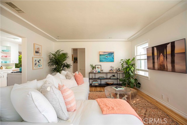 204 38th Street, Manhattan Beach, California 90266, 3 Bedrooms Bedrooms, ,2 BathroomsBathrooms,Residential,Sold,38th,SB22186761