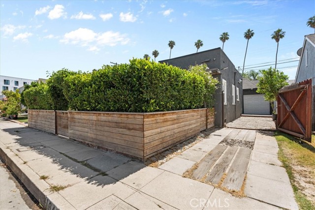 1940 Claudina Avenue, Los Angeles CA: https://media.crmls.org/medias/9fcf38c9-94fc-4fa4-950c-18234665aff1.jpg