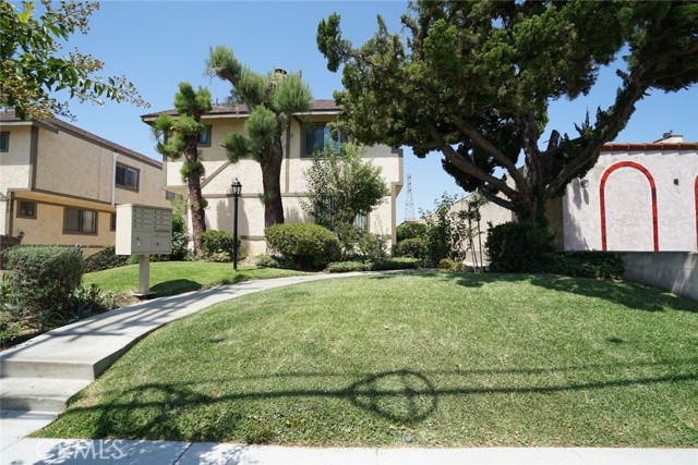 Detail Gallery Image 4 of 23 For 4219 Walnut Grove Ave a,  Rosemead,  CA 91770 - 2 Beds | 2/1 Baths