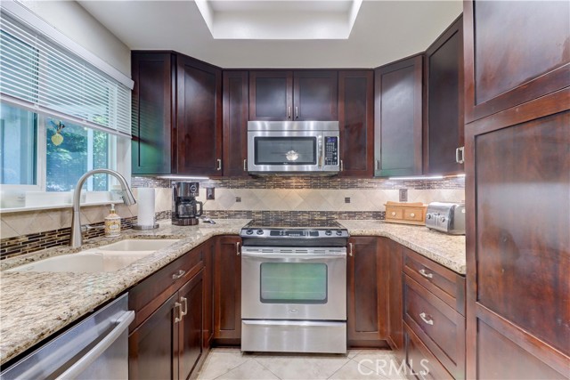 Detail Gallery Image 2 of 40 For 2273 via Mariposa #C,  Laguna Woods,  CA 92637 - 2 Beds | 2 Baths