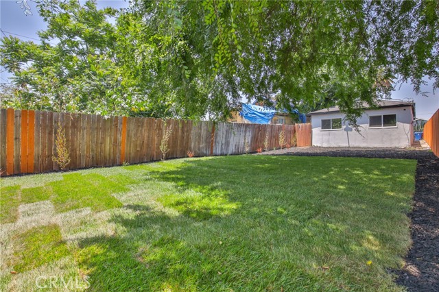 1962 E 114th Street, Los Angeles CA: https://media.crmls.org/medias/9fd0be87-8da3-4d65-a422-c25a0340e2d7.jpg