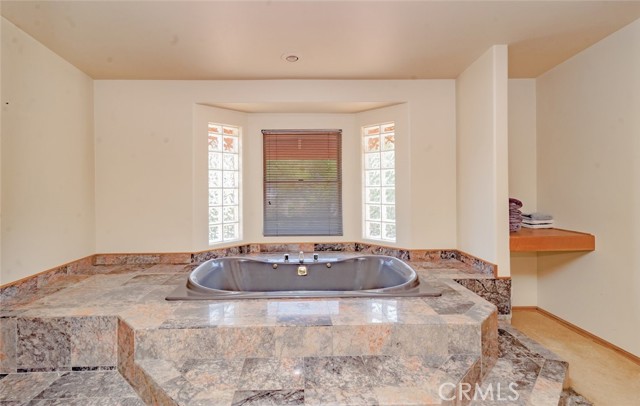 1300 Hidden Springs Drive, Corona CA: https://media.crmls.org/medias/9fd1197b-e002-4e38-88d6-46acb8f821d0.jpg