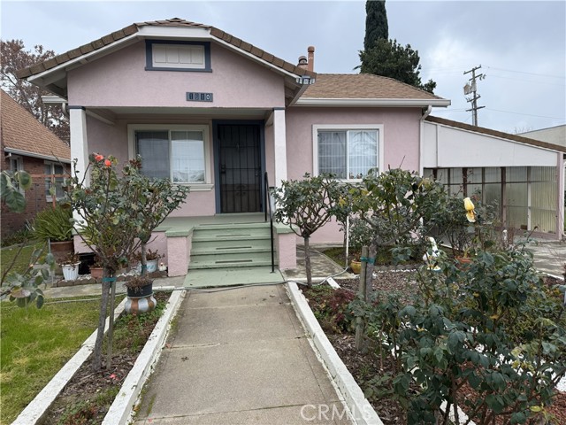 1610 Basler, Sacramento CA: https://media.crmls.org/medias/9fd193fe-8a31-4840-bbd1-17493a0c0294.jpg