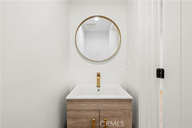 Detail Gallery Image 22 of 33 For 16245 Chatsworth St, Granada Hills,  CA 91344 - 3 Beds | 2/1 Baths