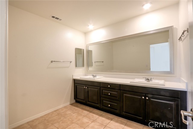 Detail Gallery Image 40 of 60 For 6943 Ellicott Ct, Jurupa Valley,  CA 91752 - 6 Beds | 4/1 Baths