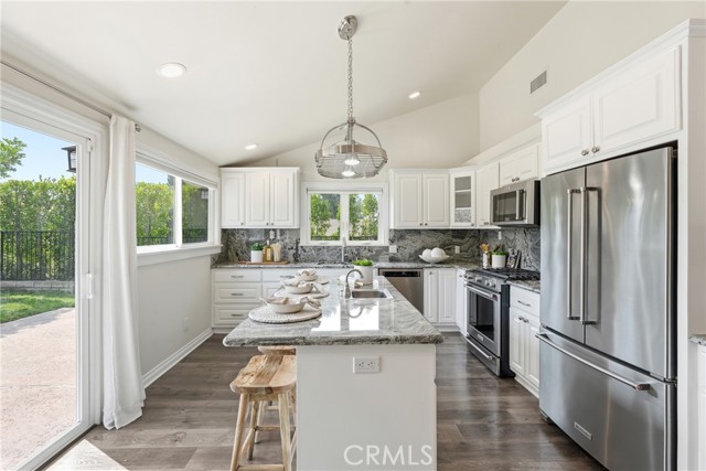 Detail Gallery Image 10 of 39 For 3240 Brace Canyon, Burbank,  CA 91504 - 3 Beds | 2/1 Baths