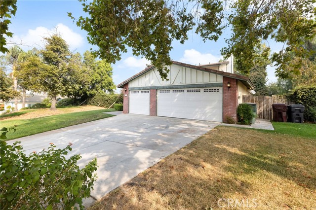 Image 2 for 175 Goldfinch Ln, Riverside, CA 92507