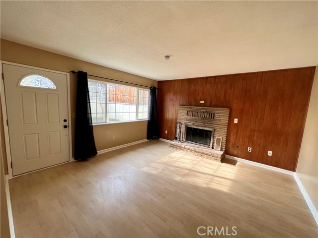 728 Catalina, Frazier Park CA: https://media.crmls.org/medias/9fd3fd19-538c-448b-bf93-c54b9e5b07a7.jpg