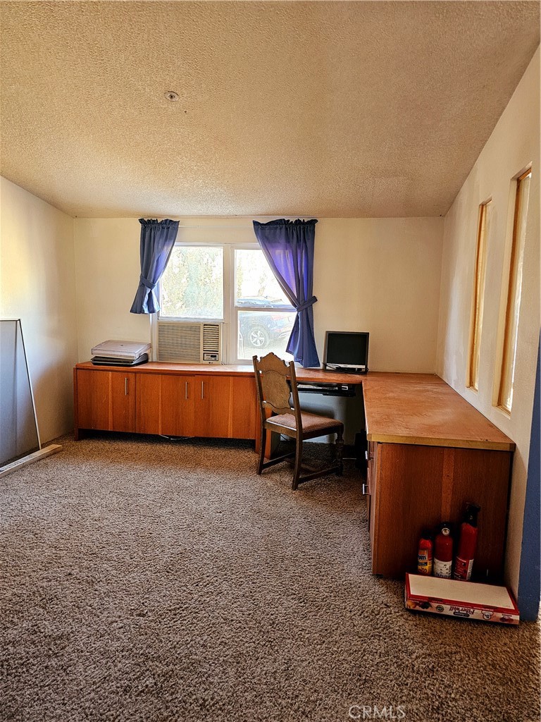 https://media.crmls.org/medias/9fd4d022-9964-42dc-b5c4-e85edcbf7a66.jpg?preset=X-Large
