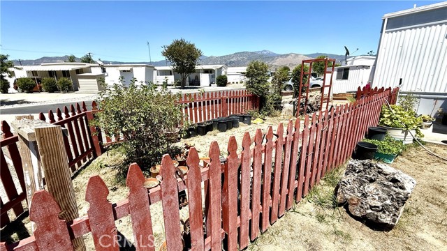44725 E Florida Ave., Hemet CA: https://media.crmls.org/medias/9fd63475-992c-48c7-b230-355890ff504e.jpg