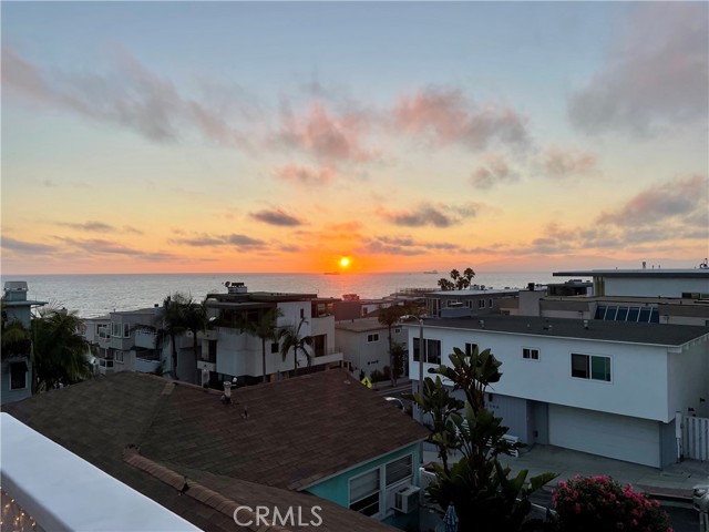 2215 Bayview Drive, Manhattan Beach, California 90266, 4 Bedrooms Bedrooms, ,3 BathroomsBathrooms,Residential,Sold,Bayview,SB21154345