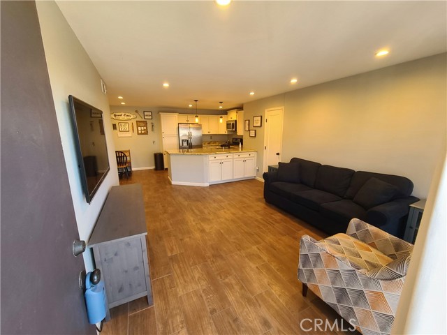 Detail Gallery Image 2 of 36 For 27236 Luther #705,  Canyon Country,  CA 91351 - 1 Beds | 1 Baths