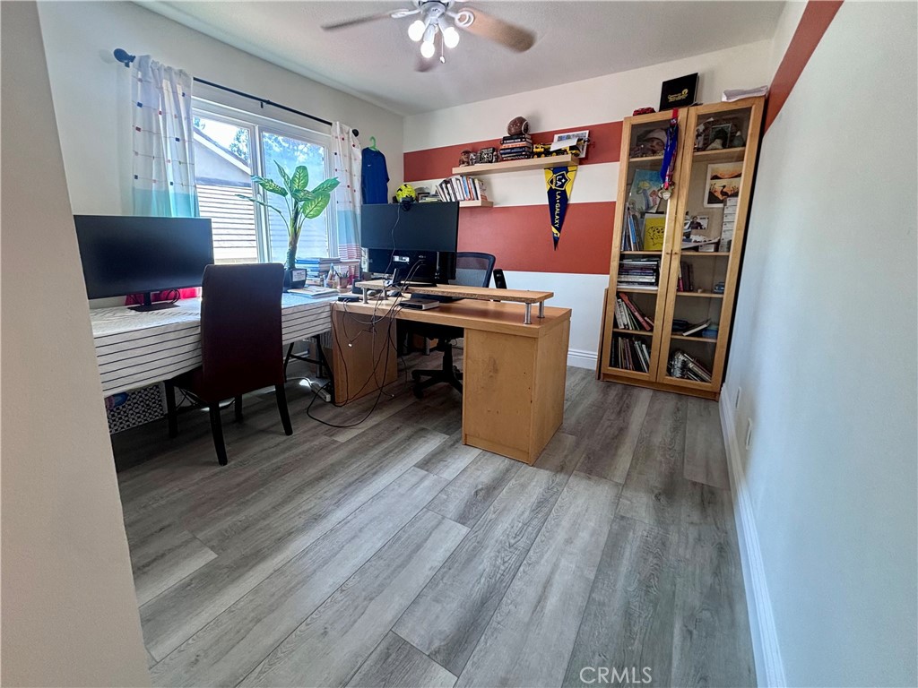 https://media.crmls.org/medias/9fd6eeea-1735-4a6e-90c6-81155347da0d.jpg?preset=X-Large