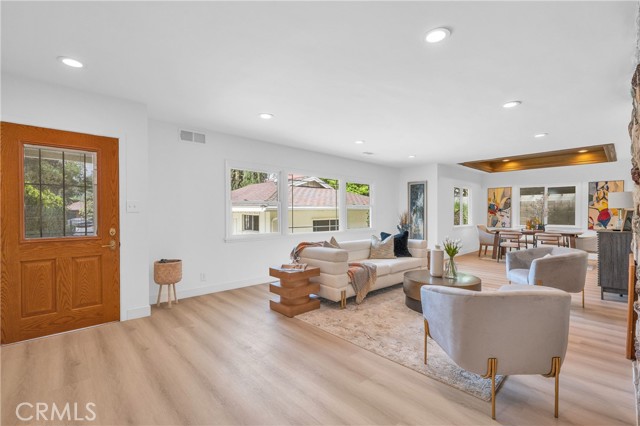 Detail Gallery Image 4 of 52 For 4754 Norelle St, Los Angeles,  CA 90032 - 5 Beds | 3 Baths
