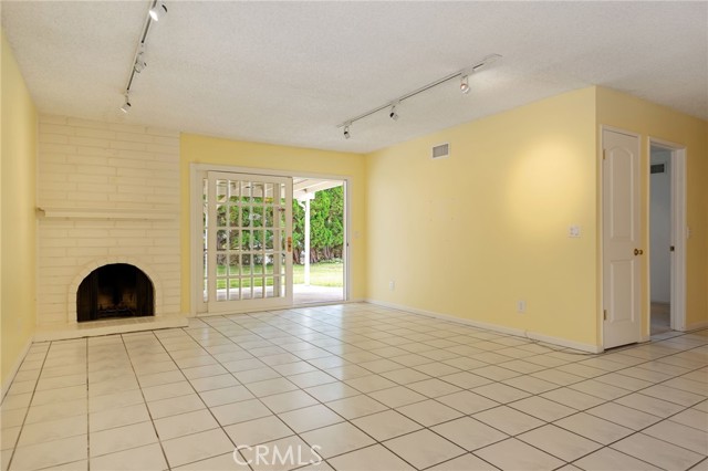 Detail Gallery Image 11 of 23 For 17916 Ludlow St, Granada Hills,  CA 91344 - 3 Beds | 2 Baths