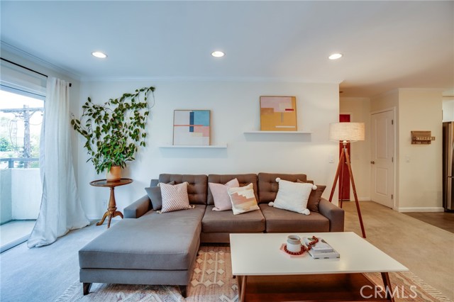 Detail Gallery Image 6 of 36 For 4702 Fulton Ave #303,  Sherman Oaks,  CA 91423 - 2 Beds | 2 Baths