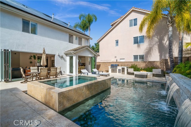 8 Delano, Irvine CA: https://media.crmls.org/medias/9fd9271b-af65-4a13-aab7-72ebe4d0b183.jpg