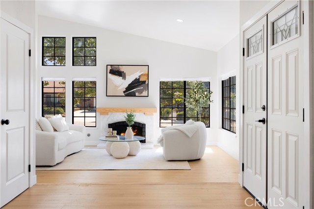 Detail Gallery Image 6 of 36 For 99 Village Loop Rd, Phillips Ranch,  CA 91766 - 4 Beds | 2 Baths