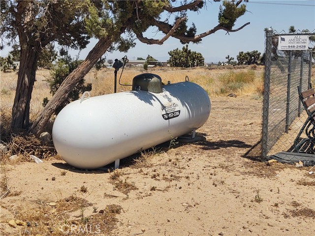 9373 Nevada Road, Phelan CA: https://media.crmls.org/medias/9fdb4a4b-ff8c-43b7-bbad-86bee5a25b3e.jpg