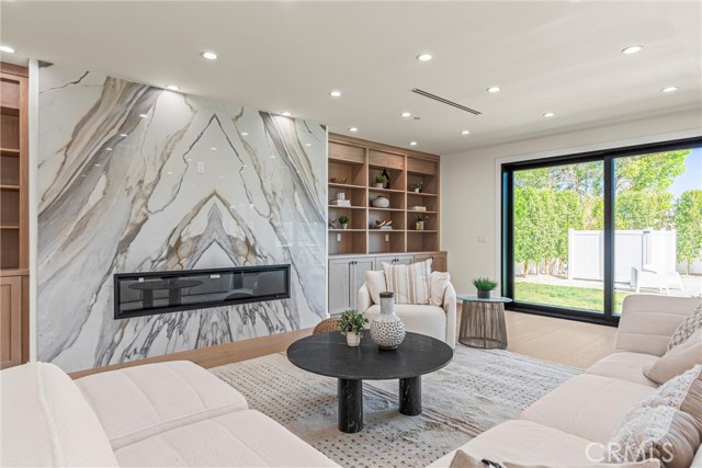 Detail Gallery Image 21 of 51 For 5258 Lemona Ave, Sherman Oaks,  CA 91411 - 4 Beds | 5 Baths