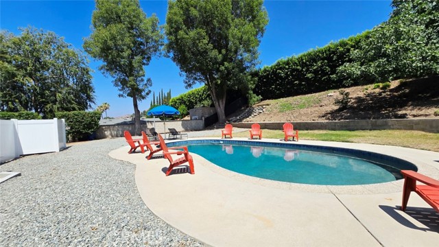 Detail Gallery Image 4 of 50 For 11141 Mcvine Ave, Sunland,  CA 91040 - 4 Beds | 3 Baths