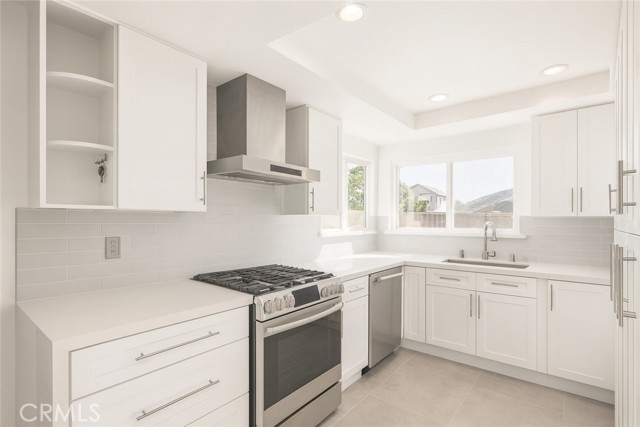 Detail Gallery Image 4 of 26 For 5114 W 1st St #C,  Santa Ana,  CA 92703 - 3 Beds | 2/1 Baths