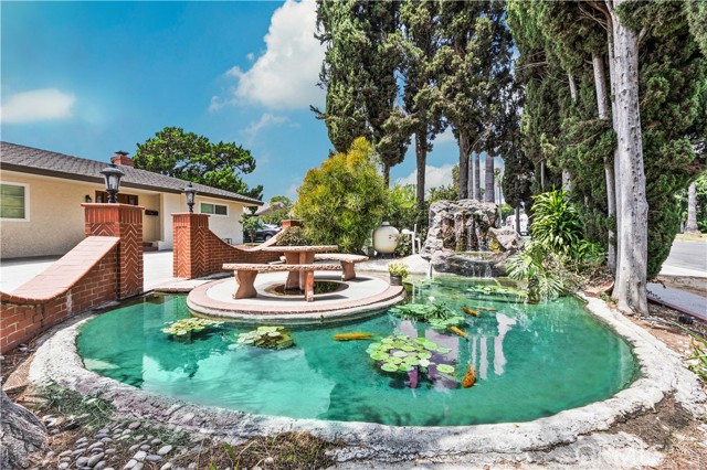 6909 N Vista Street, San Gabriel CA: https://media.crmls.org/medias/9fdc2cb6-dc32-4ef0-b6c5-b473eeed749d.jpg