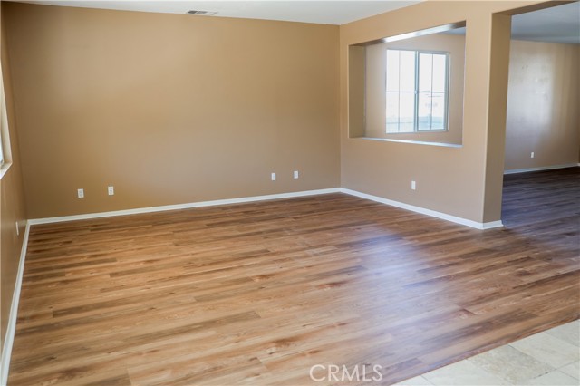 Detail Gallery Image 5 of 15 For 15845 Apache Plume Ln, Victorville,  CA 92394 - 5 Beds | 3 Baths
