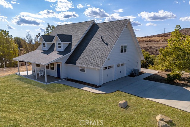 39195 Avenida Antonovich, Temecula CA: https://media.crmls.org/medias/9fdcae3a-5bba-4c43-bbb2-cb2a32c47a98.jpg